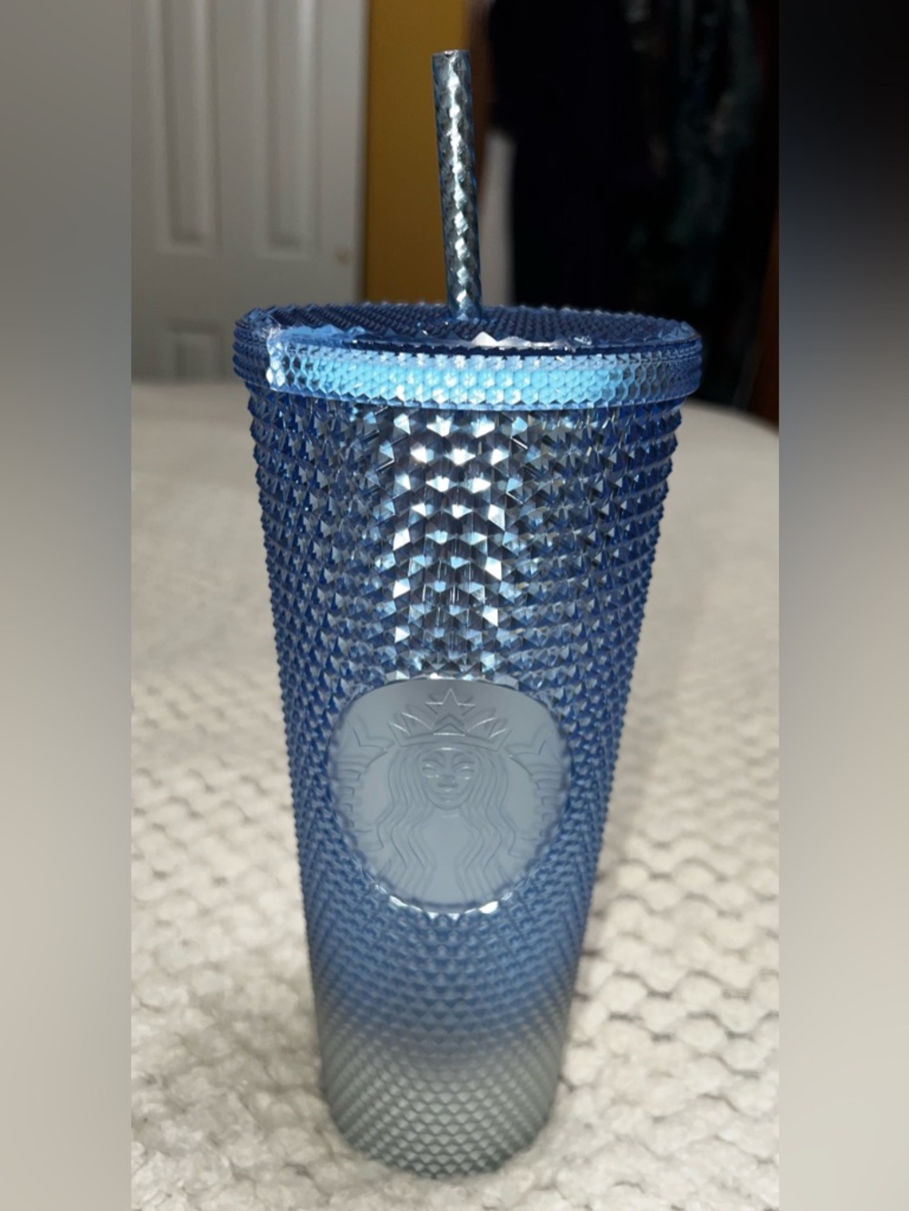 (READ) Starbucks Studded Tumbler Cup Venti Holiday 2023 Blue/Silver Ombre